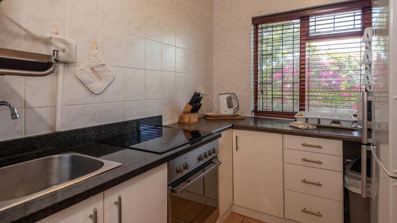 Brown Jug Guest House Hermanus Exterior foto